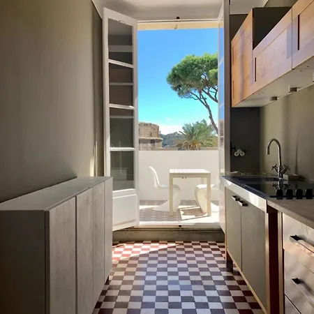 公寓 With Mediterranean Charm With View Terrace *